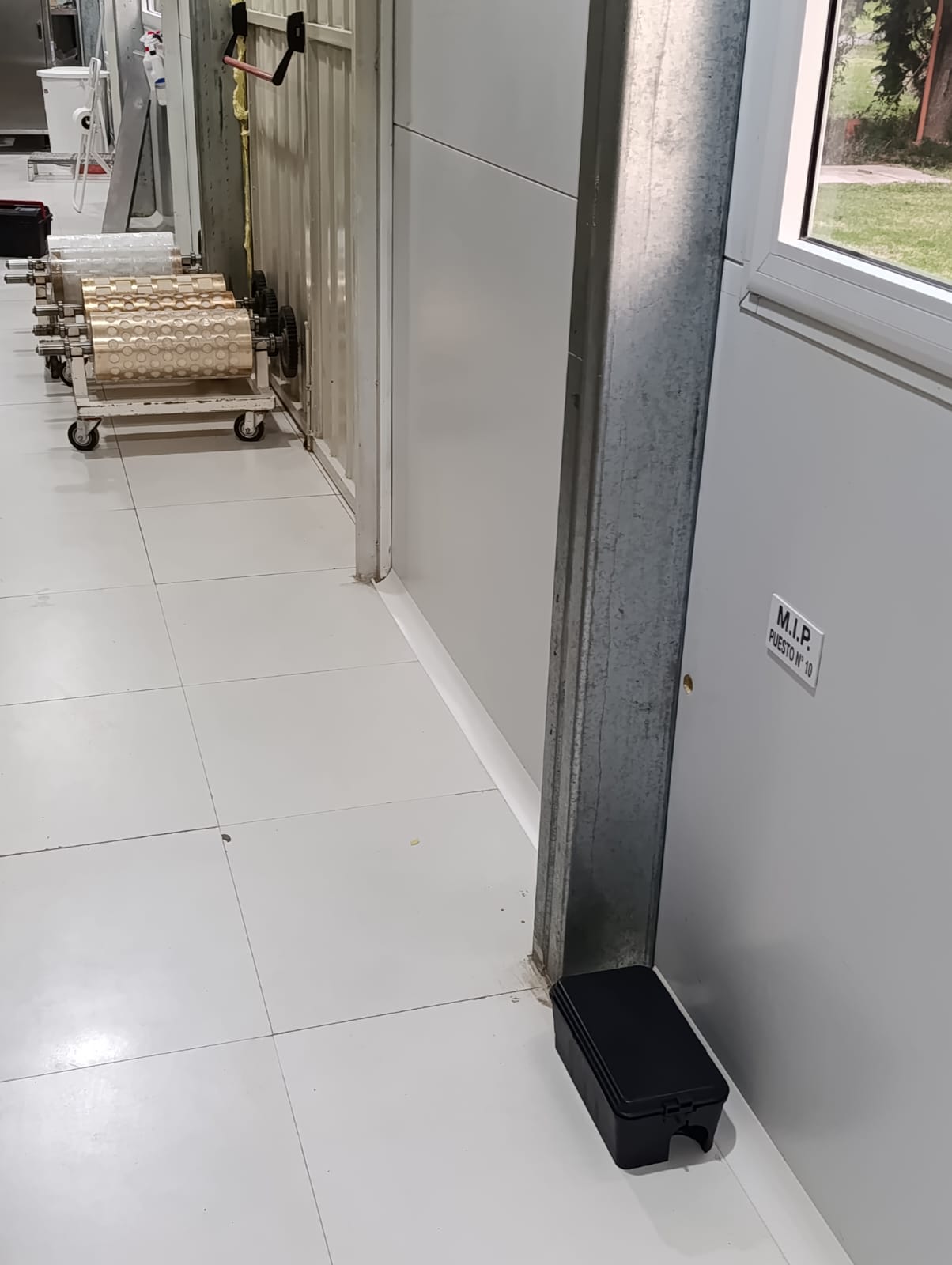 Caja cebadera para roedores